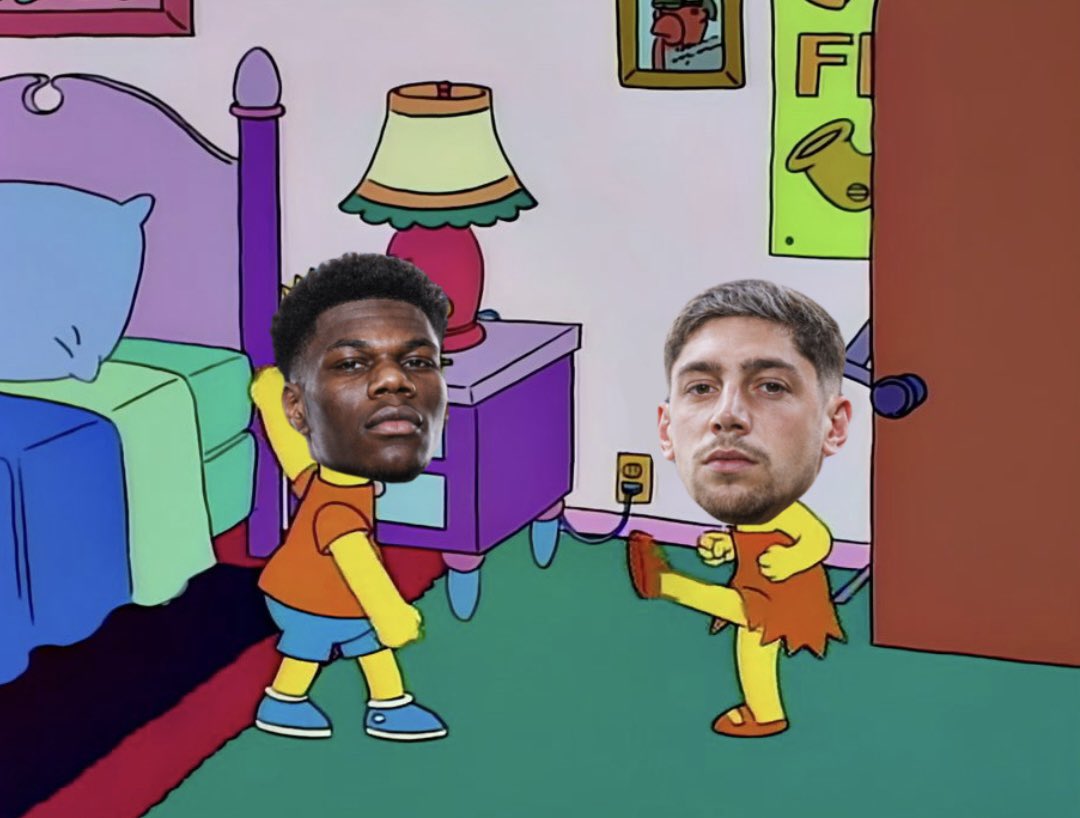 Mientras tanto en el entrenamiento del Real Madrid: 

- Valverde, voy a pasar haciendo así, y si te cae un golpazo ¡será culpa tuya!
- Bueno, Tchouameni, entonces yo voy a entrar haciendo así, y si acaso te doy un patadon ¡va a ser tu culpa!