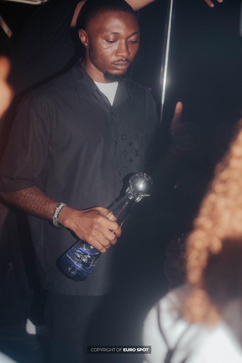 KidDestin's tweet photo. When the host got aura. nightlife soldier https://t.co/rPJ0suzYgS