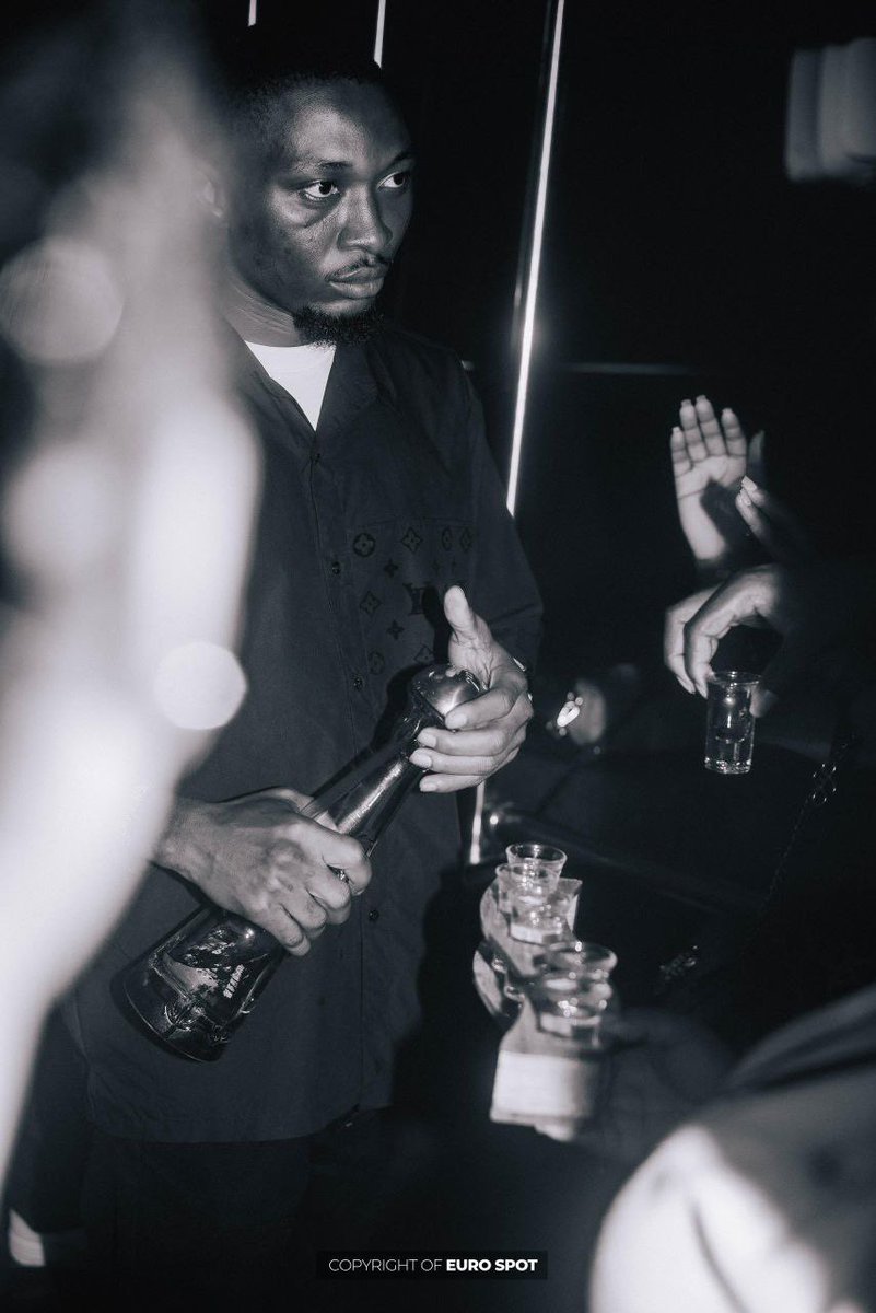 KidDestin's tweet photo. When the host got aura. nightlife soldier https://t.co/rPJ0suzYgS