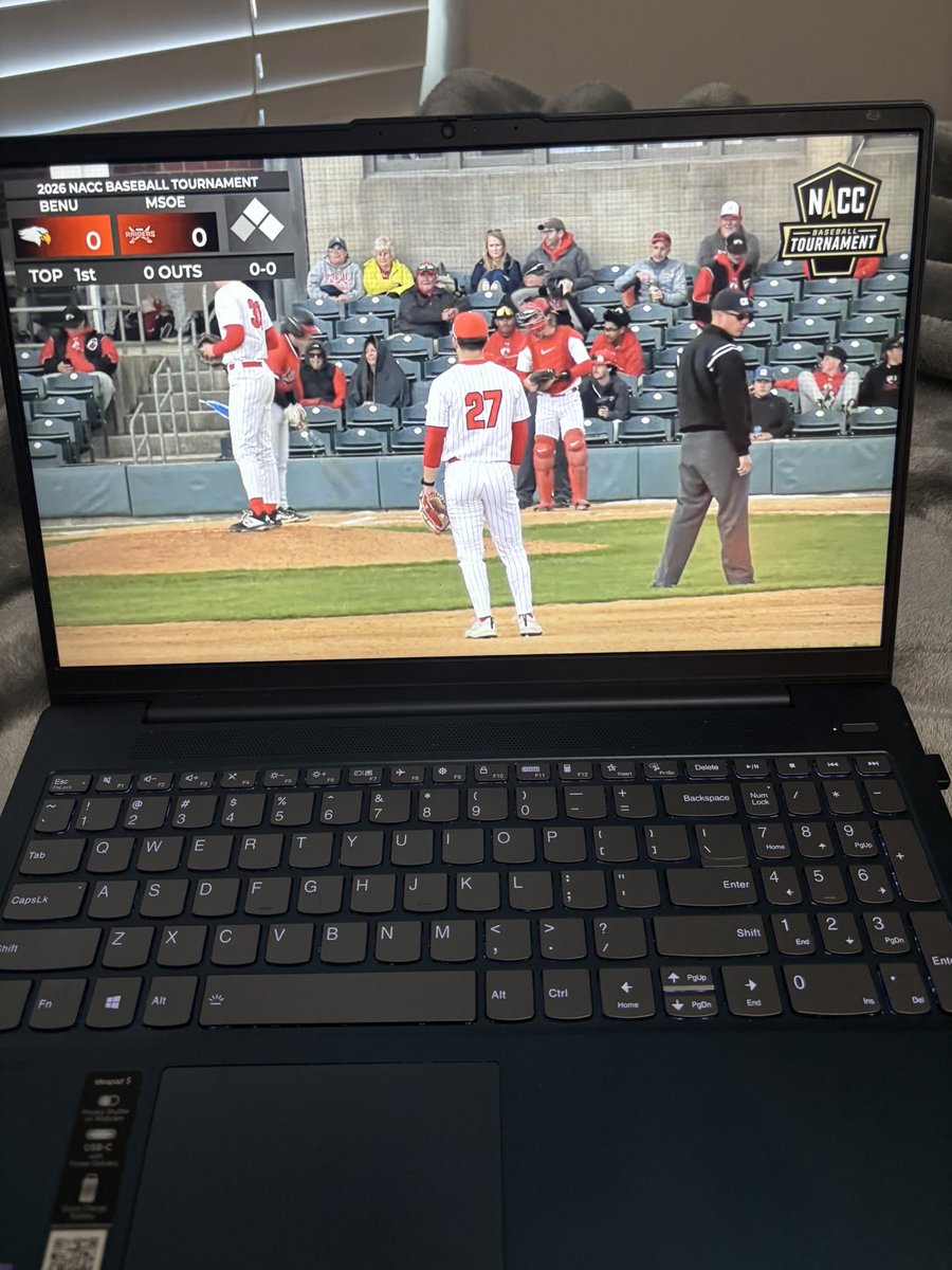 LF Bleacher Bum tweet media