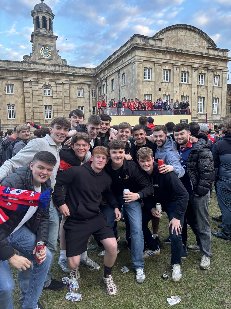 samrawnsley_'s tweet photo. Champions 🔴🔵 #ycfc https://t.co/uNHPi0VRWm