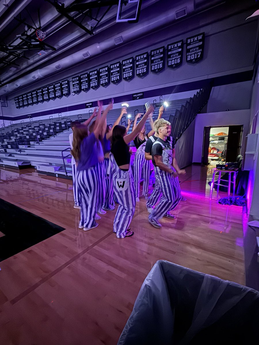BVNW_Huskies's tweet photo. Today was the day to fly up! Our seniors, along w/ our @bvnwpepclub leaders, flew the coop, & our underclassmen prepared to step up leadership for the 26-27 school year. We also got to honor some of the exceptional students & teachers in this building. We are so lucky! #ONENW https://t.co/KidBrTYoUt