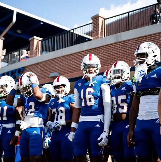 Mjknight_'s tweet photo. After a great practice I’m Blessed to receive an offer from the University of West Georgia ! https://t.co/ZRP8xJh9pP
