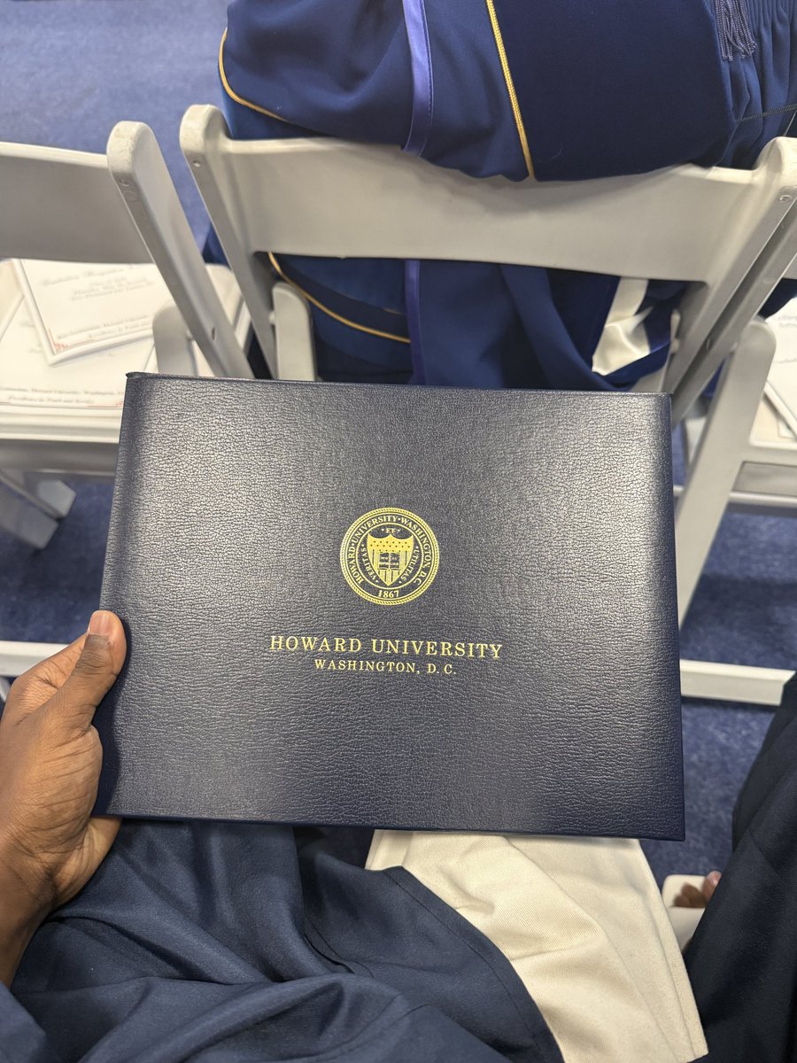 Officially a HOWARD UNIVERSITY ALUM!!! Boy I can’t believe this shit🥹🥹😭😭😭😭