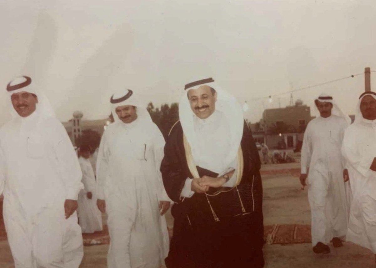 J_FGC1713's tweet photo. رجال من العداوين بهم نفخر
ناشي الحميدي مسيلم العدواني

خدم بلده الكويت🇰🇼 
بكل صدقٍ وامانه وتفاني 
خلال مسيرته العمليه وتقلد 
مناصب عده اخرها مختاراً 
لمنطقة العارضيه 30عاماً
-امين سر جمعية الفروانيه
-عضو مجلس ادارة 
نادي النصر الرياضي

بالصوره اخوته ناصر ومحمد
والعم محمد العلي العدواني مستقبلين
الشيخ/سالم صباح السالم

#الكويت