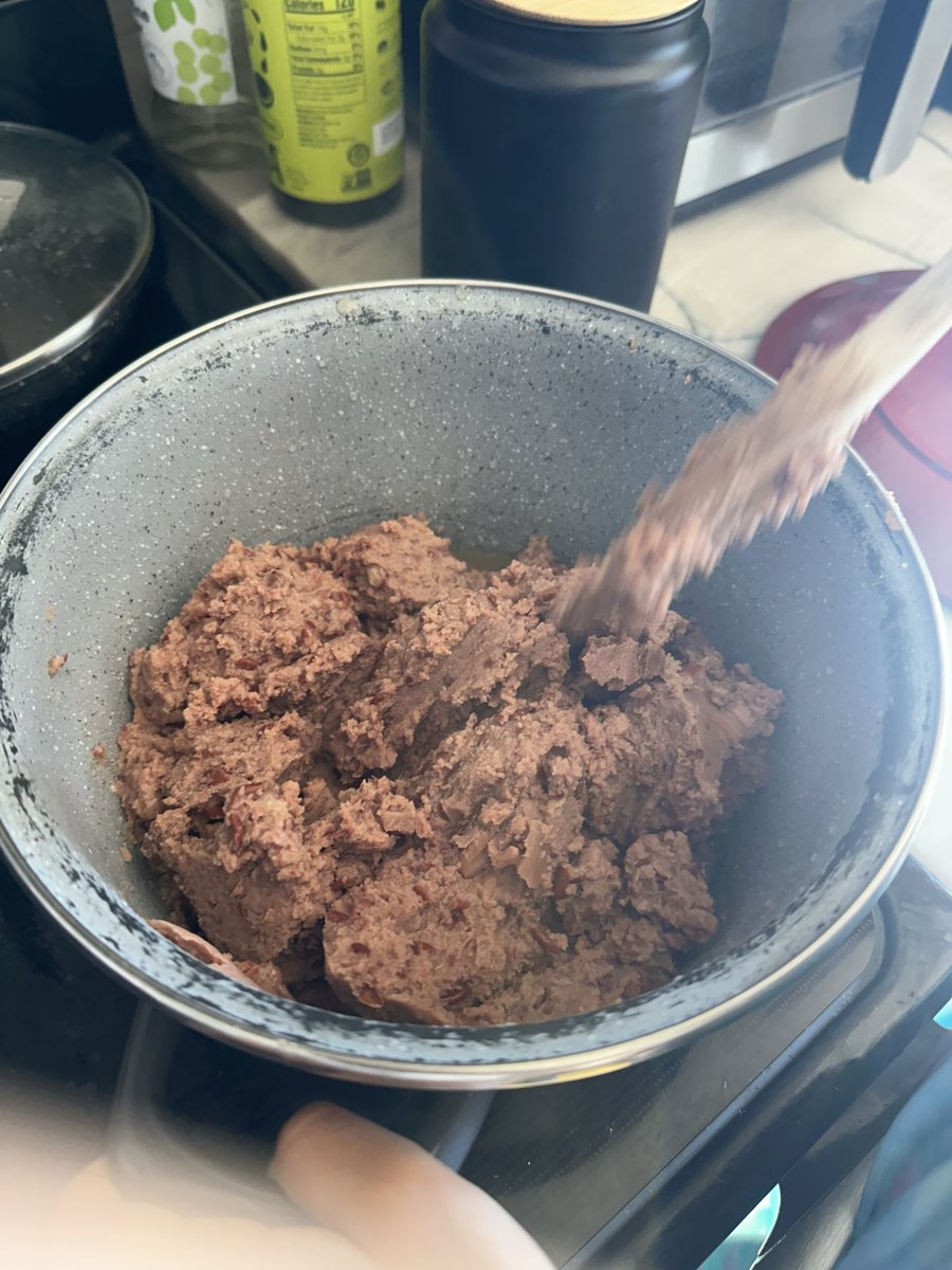 avaamonde23's tweet photo. @oldelpaso those this look black to you? https://t.co/fWP3fJlZmz