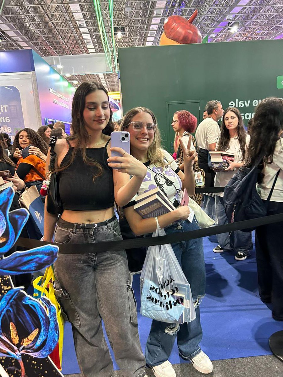 julia tweet media