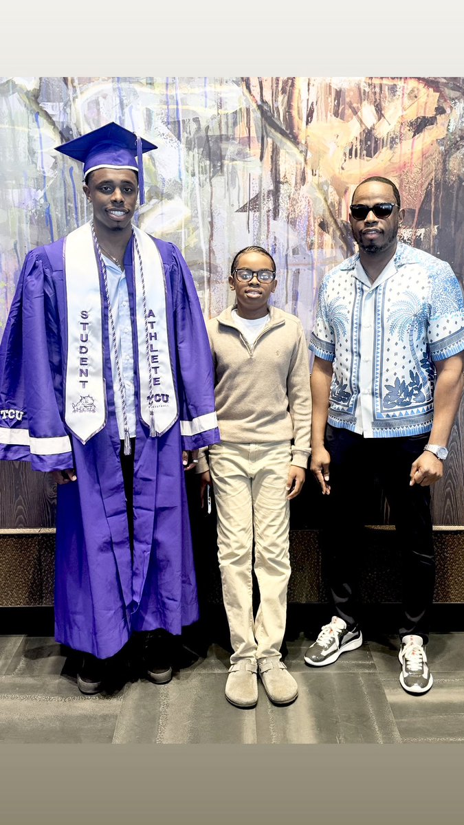 Jigg908's tweet photo. Happy Birthday and Congratulations 🍾 Love You Kiddo ❤️
It’s a Birthday and a College Graduation all in one 👏🏾
Jordan Year 2️⃣3️⃣
#ProudDad 
#May7th https://t.co/9RTgmj0CBV
