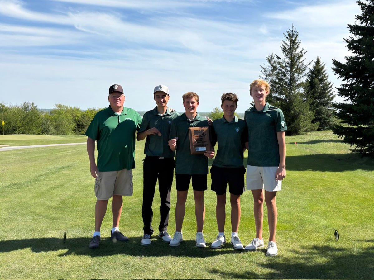 LincolnSWGolf's tweet photo. Great day for the Silverhawks! 2nd as a team! Chase and Ben top 10 individual.  Trending! https://t.co/i5JgbsCi8U