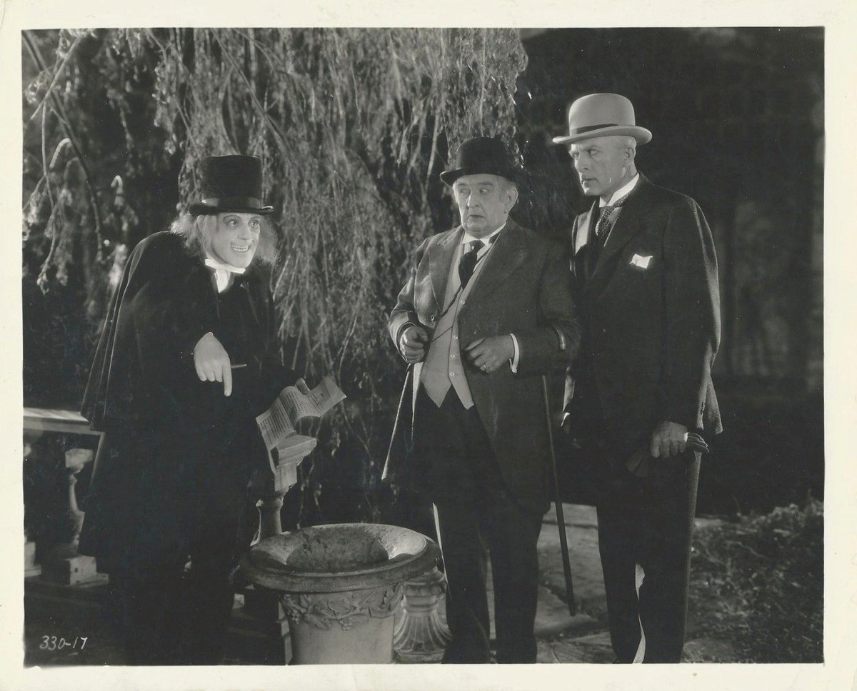 HorrorHammer1's tweet photo. Don't often see this still from, London After Midnight (1927) https://t.co/U4ZOhcqStr