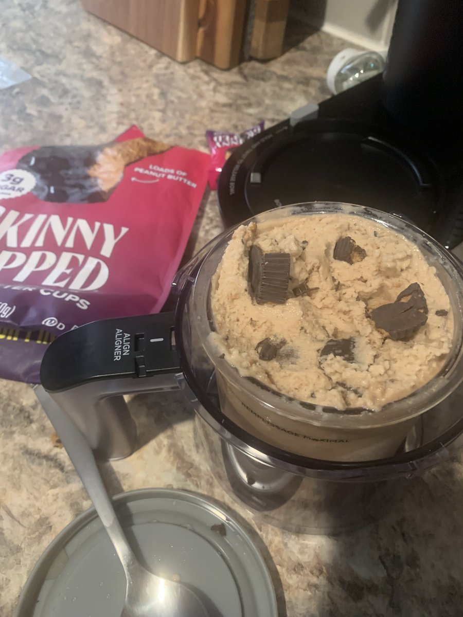 thriver_warrior's tweet photo. I added these dark chocolate Races cups to my ice cream, game changer and only 3g of sugar.  Thank you @DeanTTraining for the recipe. https://t.co/6Q0WYHSVOK
