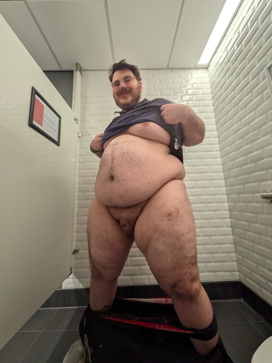 MuscleMagnus's tweet photo. Just a happy tummy https://t.co/MZD3IvTN42
