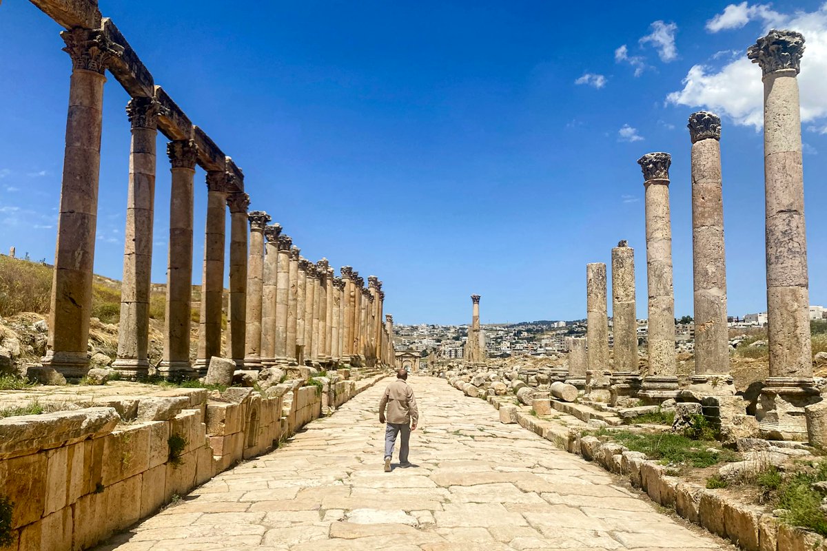 AJEnglish's tweet photo. US-Israeli war on Iran has devastated tourism in Jordan’s ancient city of Petra, leaving sites empty and locals facing severe income loss, with cancellations so severe some hotels are considering closing.

— in pictures https://t.co/XGFlTCyytd https://t.co/1bFGBcaYSA