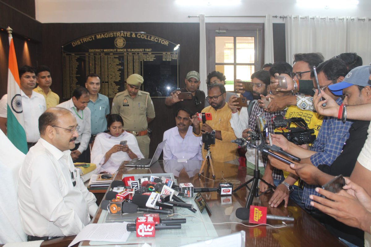 DM Meerut tweet media