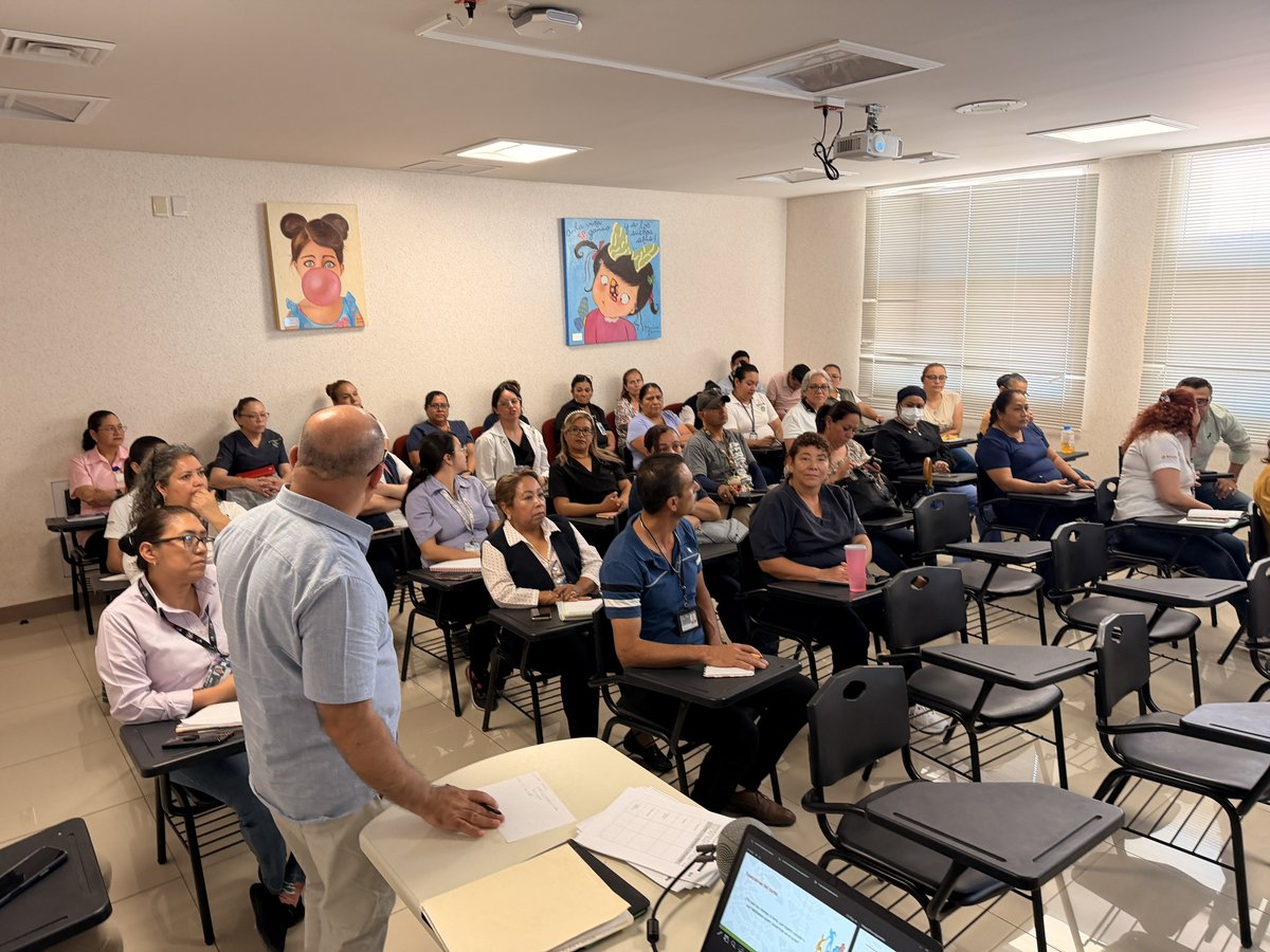 HCentralSLP's tweet photo. Personal de distintas áreas del HRAE #IMSSBienestar “Dr. Ignacio Morones Prieto” participó en el curso de Mejora Continua impartido por Efraín Saucedo López, de la Contraloría General del Estado, fortaleciendo procesos institucionales y la calidad en la atención a la población. https://t.co/pWADQKeHBJ