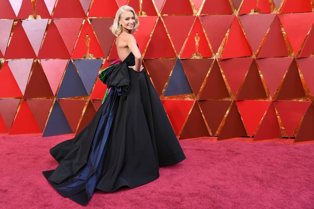 DailyFrontRow® tweet media