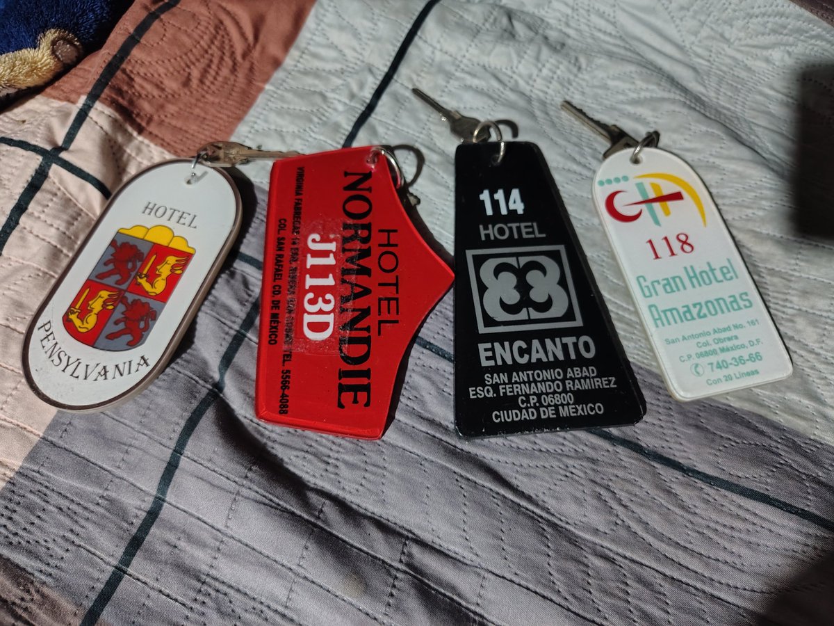 ARESDELKING's tweet photo. CUÉNTEME SUS ANÉCDOTAS DE ALGUNOS DE ESTOS HOTELES 😈😈😈
LAS MIAS EN CADA UNO HAN SIDO DELICIOSAS Y DIVERTIDAS AL GRADO DE QUE UNO DE MIS EX AL SABER QUE ESTABA EN PENNSYLVANIA SE IBA A EMPEDAR JAJAJ😜😜 https://t.co/fKOoQs3QuF