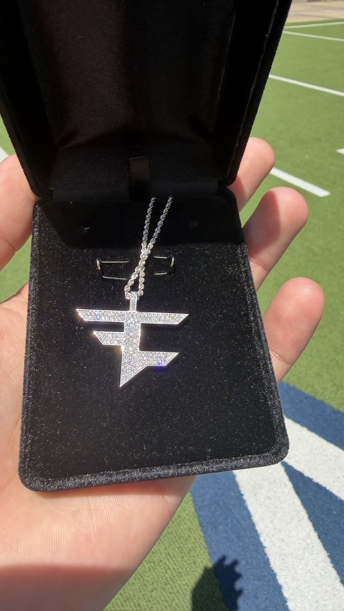 Thank you @FaZeEsports 🥰🙏🏼