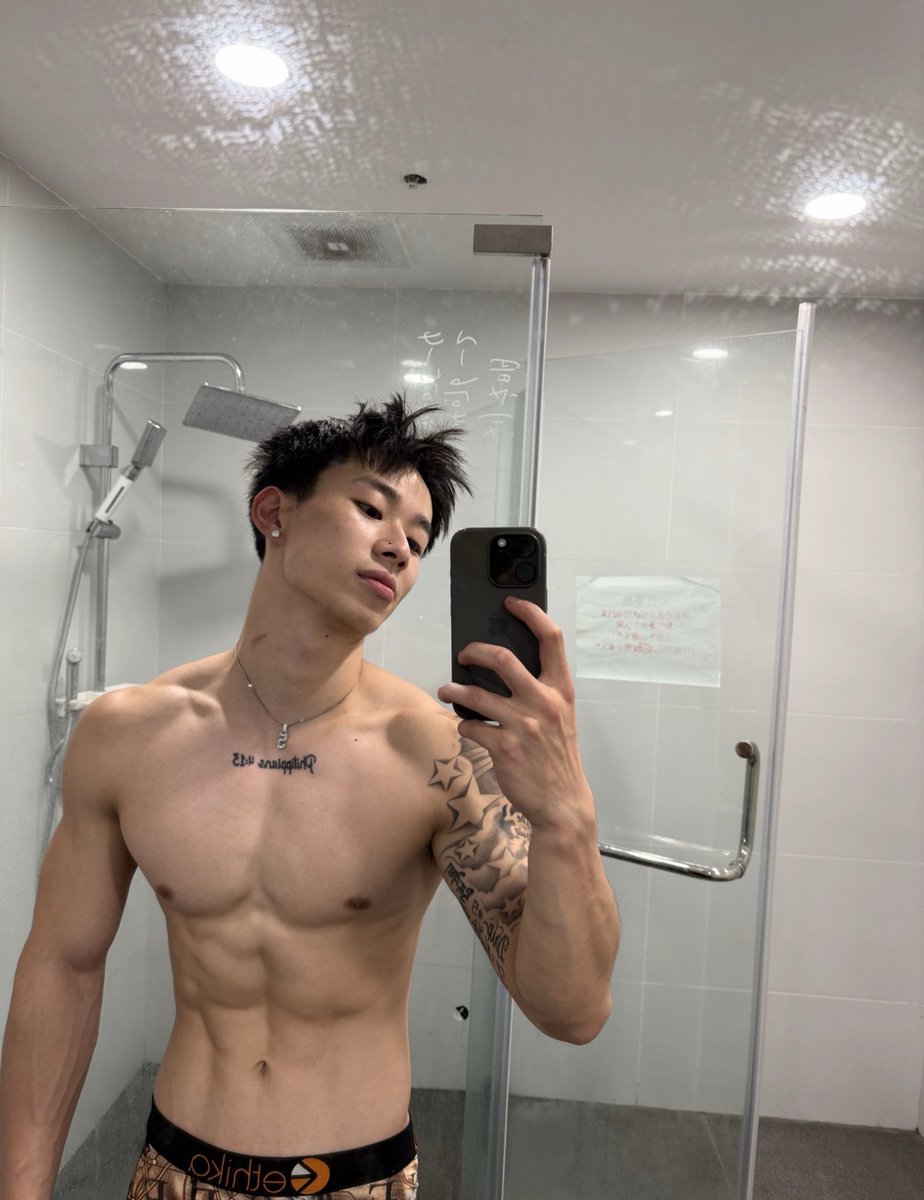Drip555go's tweet photo. 最近看到很多人发我 那我自己来冒个泡 https://t.co/QpUfE82wTr