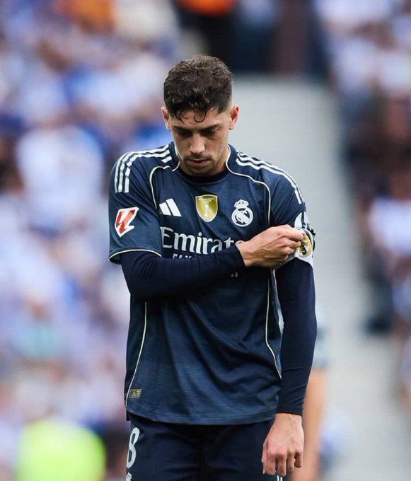 🚨 𝗝𝗨𝗦𝗧 𝗜𝗡: The Real Madrid players found Fede Valverde in the locker room today, he was on the floor bleeding and half conscious, reports elchiringuitotv
It seems to be he's already a victim of the virus 🦠