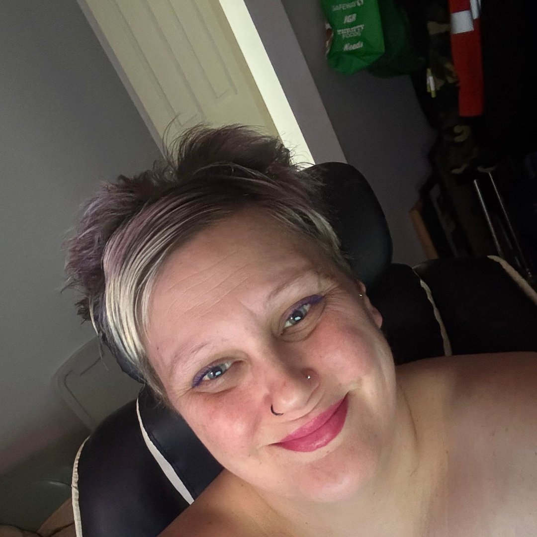 CAM4 tweet media