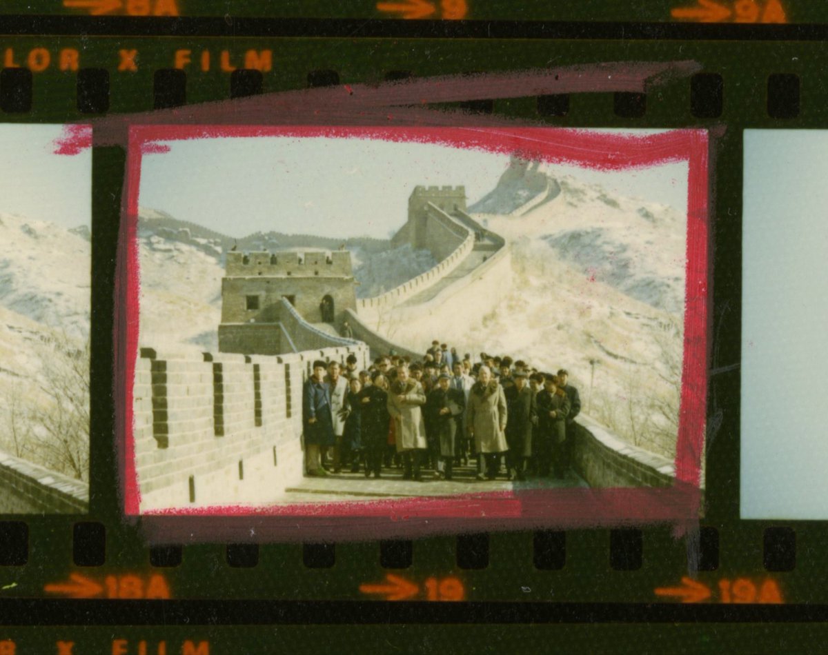 patrickwitty's tweet photo. Byron Schumaker’s take from Nixon’s visit to the Great Wall in 1972. RIP contact sheets https://t.co/AVl00YP58y