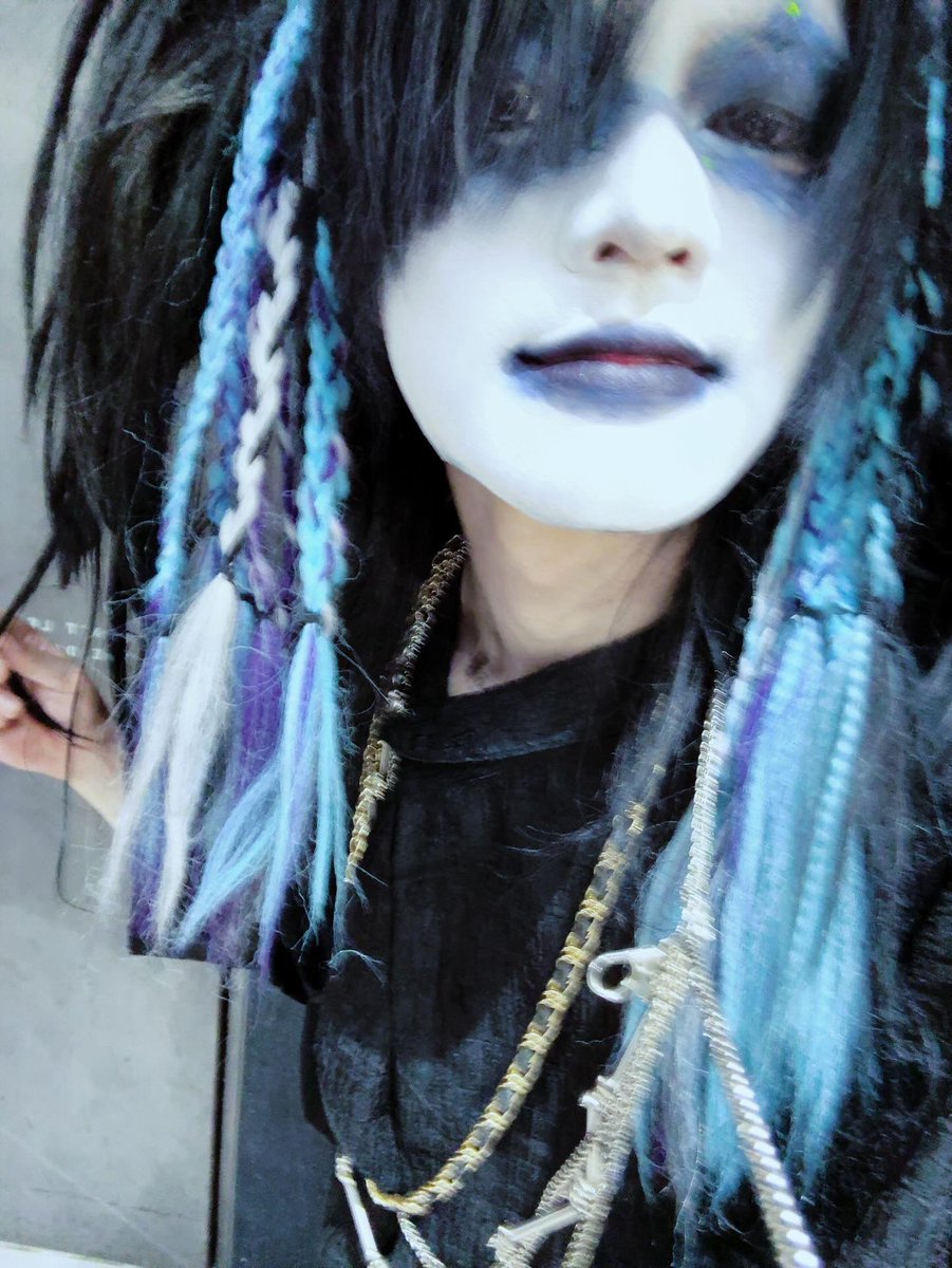 lessfear_retsu's tweet photo. 2026.5.7 大阪club MERCURY

Aura Agonialis

今年1番楽しかった　来てくれた方、ほんまに心の底からありがとう言いたい

数年前に楽しい＋モテたくて初めたドラムも今は目の前にいてくれる人を楽しませる為にライブしてる　絶対来た事後悔させやんから来月のワンマンもおいで！ദ്ദി^._.^) https://t.co/kzty97OEVC