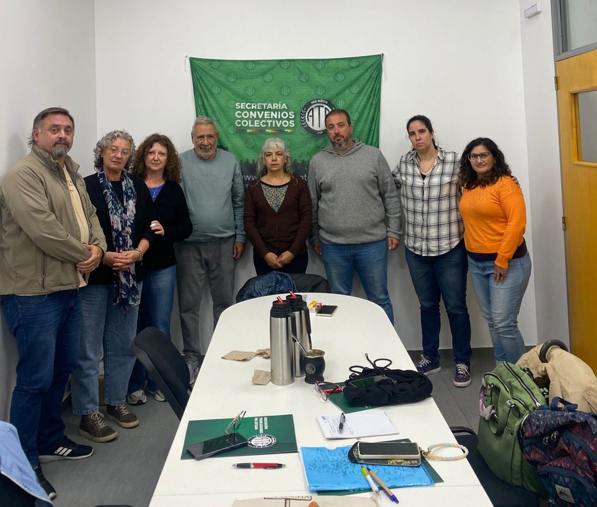 BelelliMarcelo's tweet photo. Mantuvimos una reunión con la junta interna de ATE en el @SMN_Argentina.  En unidad defenderemos nuestro sistema aerocomercial y la #SeguridadOperacional de nuestros cielos.

Unidad, solidaridad y organización.

#Aeropuertos #ANAC #Meteorologia #SeguridadAerea. https://t.co/SfccndSlAp