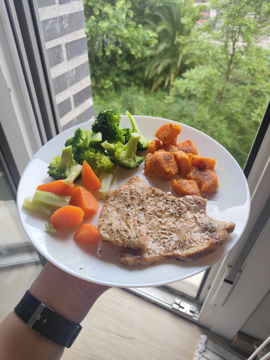 it_me_MX's tweet photo. Dinner is served :D https://t.co/ODIliPAXGo
