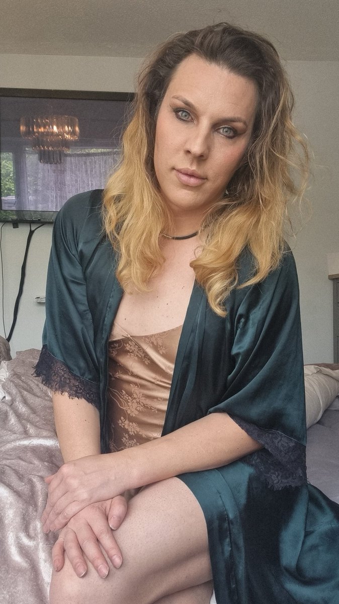 RobinXLuna's tweet photo. There are days when work is finished, and all I want to do is wear something soft and fresh. feeling good about myself.

#feminine #feelingfresh #lingerie #spicy #femboy https://t.co/ylEYWePLrn