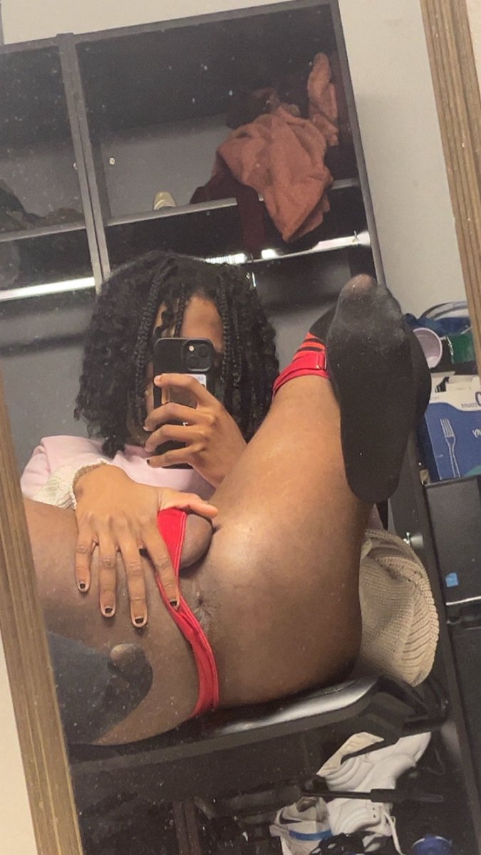 VersTwnk19's tweet photo. You like femboy hole?🫣

#femboy #hung #socks #feet #feetfetısh #bubblebutt #bbc #bdsmِ #lingerie #gaytwt #mlmtwt #nsfwtwtًًً https://t.co/RfD3ytdOxX