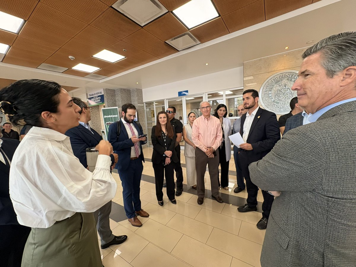 jbgorg's tweet photo. 3) Esta visita permitió compartir el alcance de nuestra gestión hospitalaria y la importancia de seguir impulsando alianzas que amplíen el acceso a atención especializada en el país.

#JuntaDeBeneficencia 
#AyudarEsLaGranObra https://t.co/Sgl0nBYi76