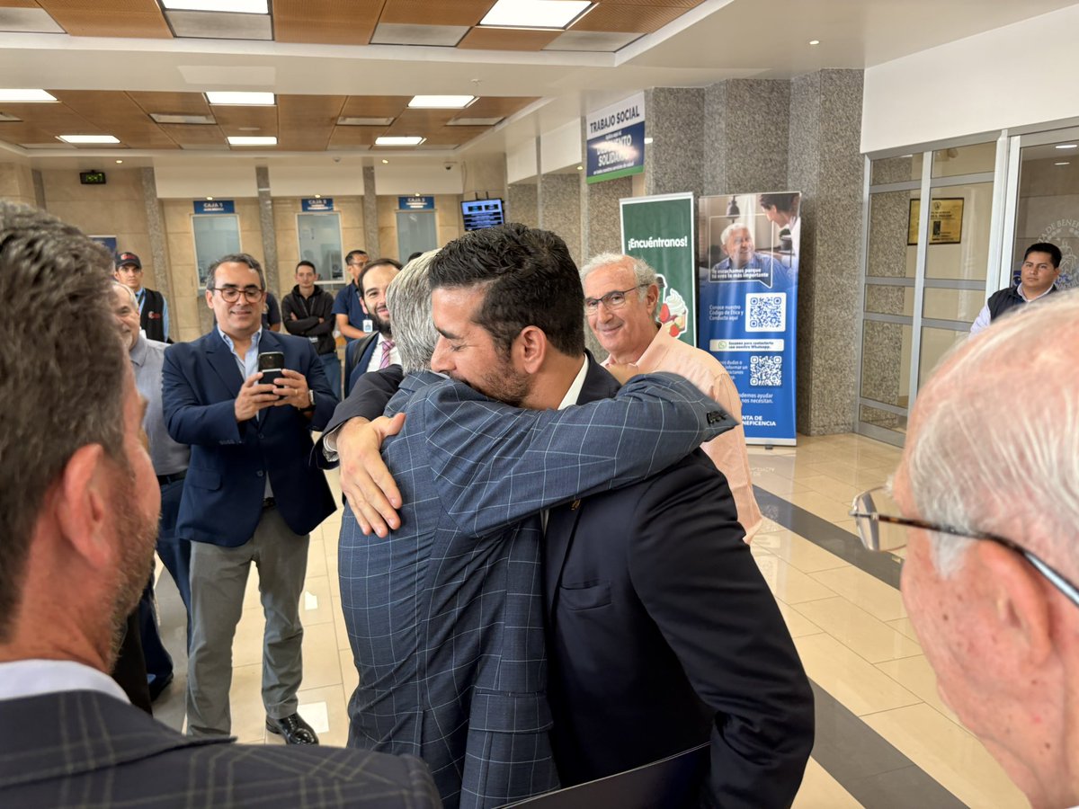jbgorg's tweet photo. 3) Esta visita permitió compartir el alcance de nuestra gestión hospitalaria y la importancia de seguir impulsando alianzas que amplíen el acceso a atención especializada en el país.

#JuntaDeBeneficencia 
#AyudarEsLaGranObra https://t.co/Sgl0nBYi76
