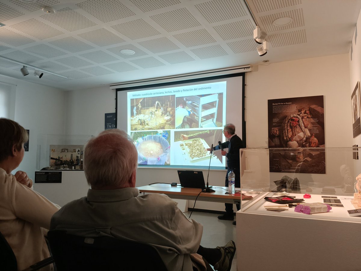 jorios's tweet photo. Lumentxa-ko indusketaren hasieraren 100. Urteurrena ospatzeko @arkeologimuseoa -k antolatutako hitzaldi zikloari Jose Luis Arribas arqueologoak hasiera eman dio gaur . Lumentxan egin diren ikerketen errepasoa ederra eskaini digu #lekeitio #historiaurre #Barandiaran https://t.co/YKOxUXQh6e