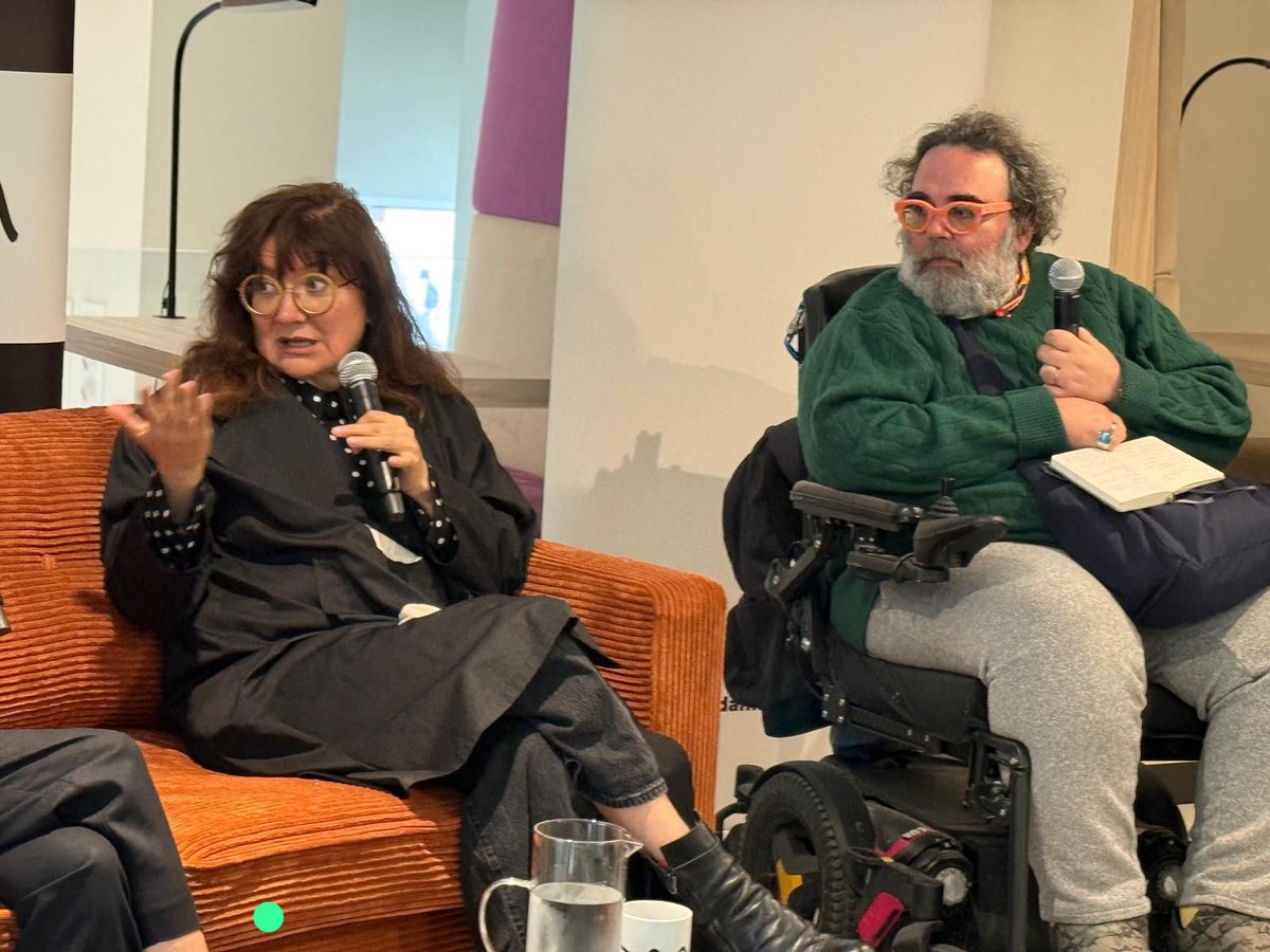 DAMAUTOR's tweet photo. A #ElsDijousDeDAMA estem gaudint d’una deliciosa conversa de @BobPopLATEMOTIV i Virginia Yagüe  amb @CoixetIsabel, centrada en la seva pel·lícula Tres adioses, un drama sobre l’amor, el desamor… però també en concepte de bondat o l’aprofitament integral del porc… https://t.co/t8fQ4DuAJH