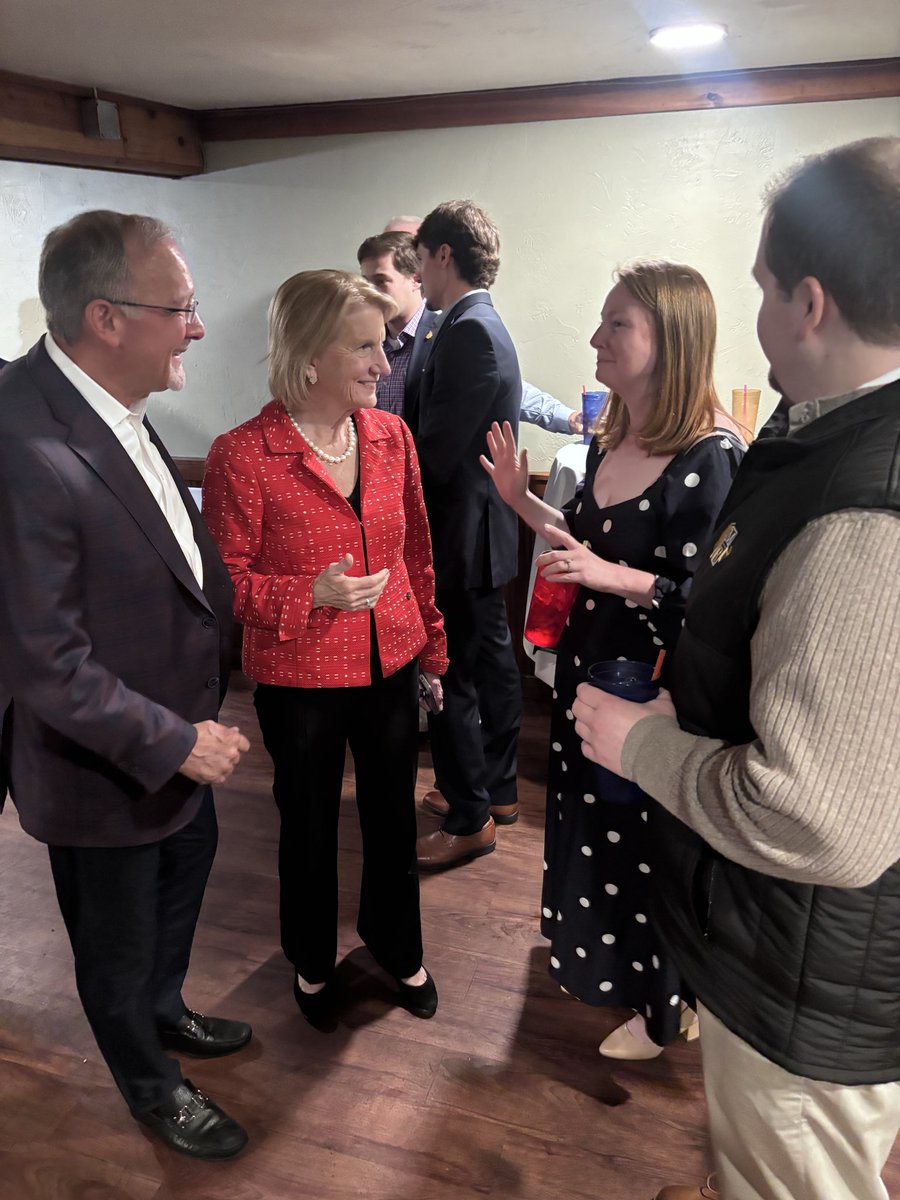 CapitoforWV's tweet photo. Packed house in Wheeling! 🇺🇸

Great to see so many friends and supporters who are standing with us in our mission to continue delivering the conservative and economic policies that West Virginia needs and wants. 

We have the momentum, now let’s turn out the vote in Ohio County and up and down the Northern Panhandle!