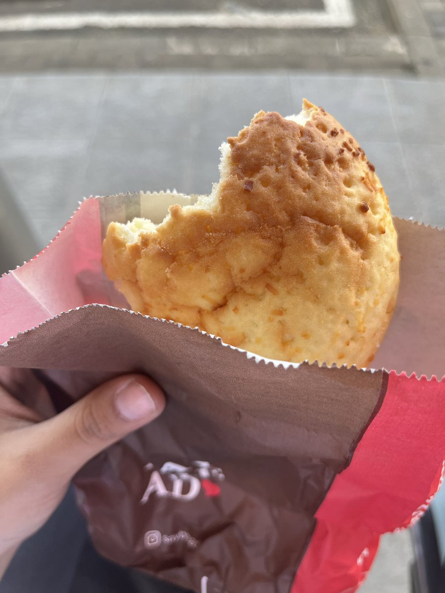 anmlysl's tweet photo. @SeekHustle enak semua fav polo keju tapi harus fresh yg pagi pagi enak bgtttt https://t.co/LWme0jZ8rl