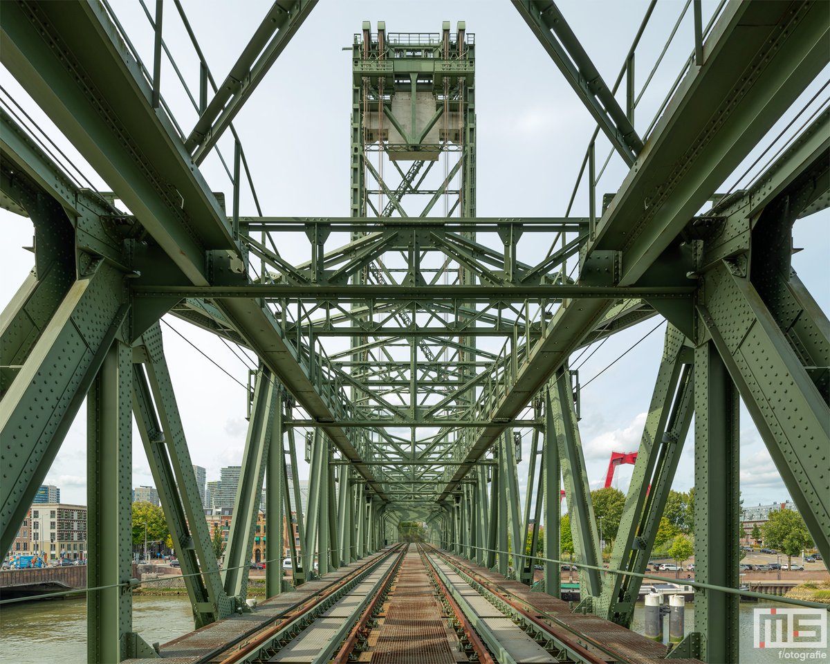 marcvanderstelt's tweet photo. Het uitzicht van binnenkant van De Hef in Rotterdam met het oude spoor
.
.
.
Meer op: https://t.co/NZHAwkj6ub
#rotterdam #dehef #openmonumentendag #fotograaf #photographer #openmonumentendag2025 #omd010 #photography https://t.co/CB9sc530PF