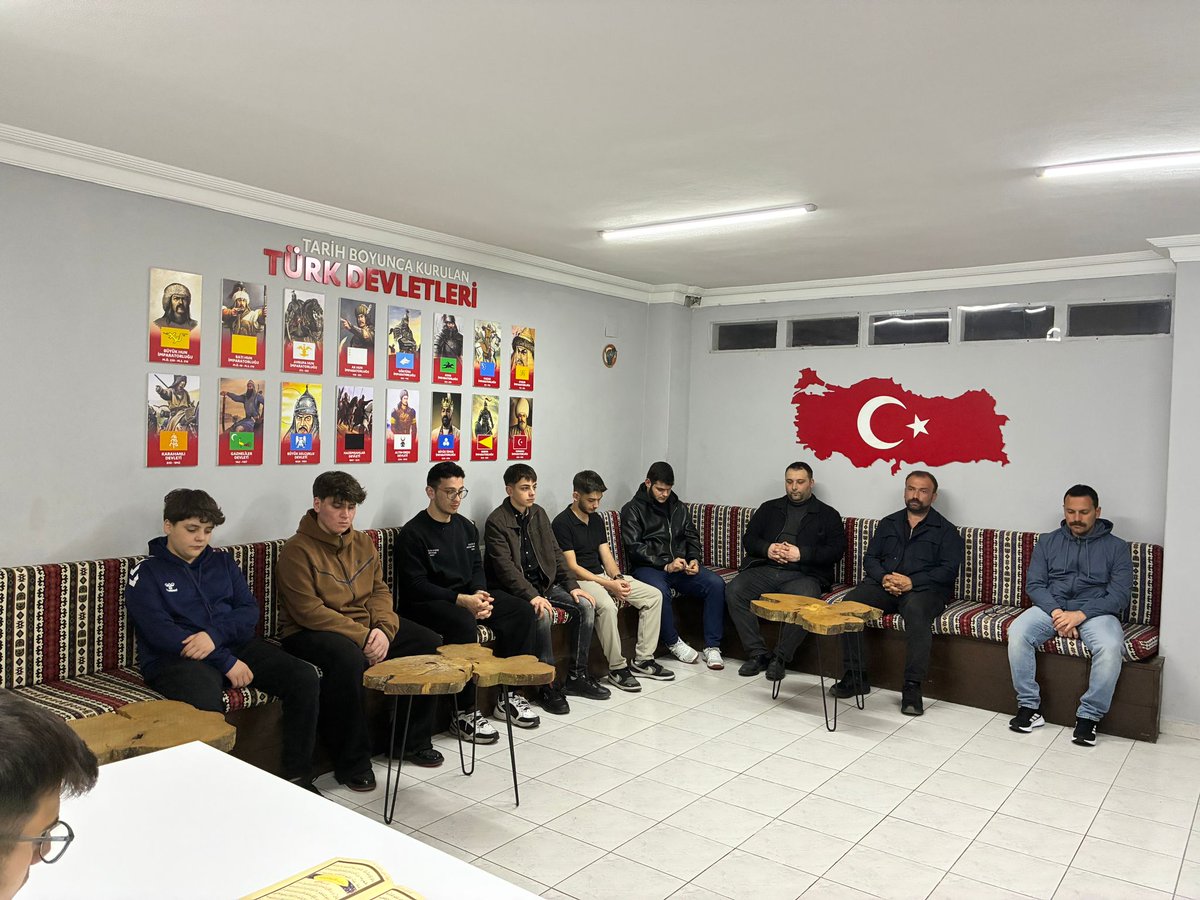 Kutlu dergahımızda Kur’an-ı Kerim tilavetimizi gerçekleştirdik. 
Cenab-ı Allah ettiğimiz duaları kabul eylesin.