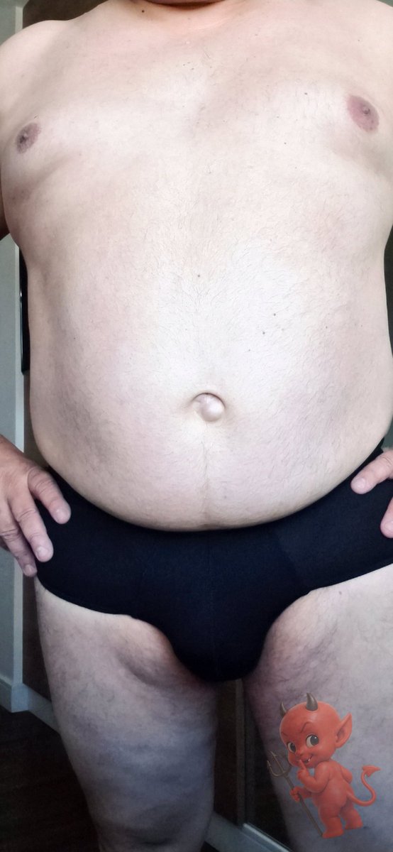 EvilThick's tweet photo. Com cueca ou sem ? https://t.co/8f8NpWC3hU