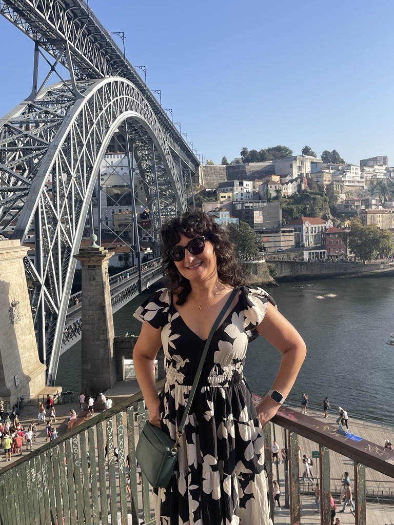 UCSDsurgery's tweet photo. “I’ve now been working in acute care surgery for 13 years. We are a tight-knit group, and it feels like a family.” — Azniv Mattos #UCSDSurgery #HumansofSurgery

https://t.co/VhL5D0kBgB https://t.co/rrQ7e8JYno