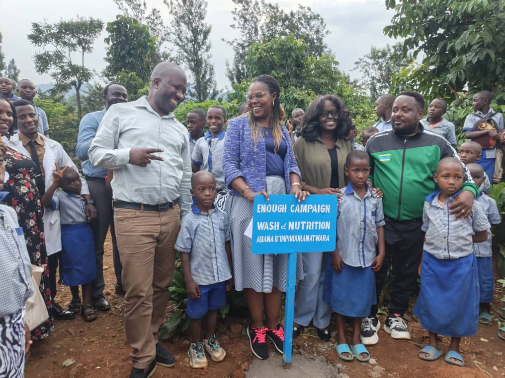 CladhoRwa's tweet photo. 1/2 Sharon Mwitari, the Global Director of the #Enough Campaign,visited the activities of children in the GS Kiyovu Club #Rusizi, accompanied by the V/M #Rusizi #CLADHO, and @WVRwanda . https://t.co/fRB2stPsZB
