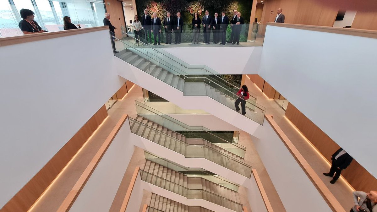 vozcoruna's tweet photo. 🏢 Luckia inaugura en A Coruña su nueva sede corporativa como referente tecnológico y de sostenibilidad
https://t.co/HeezB2ngB4 https://t.co/BAPXmHLkwX