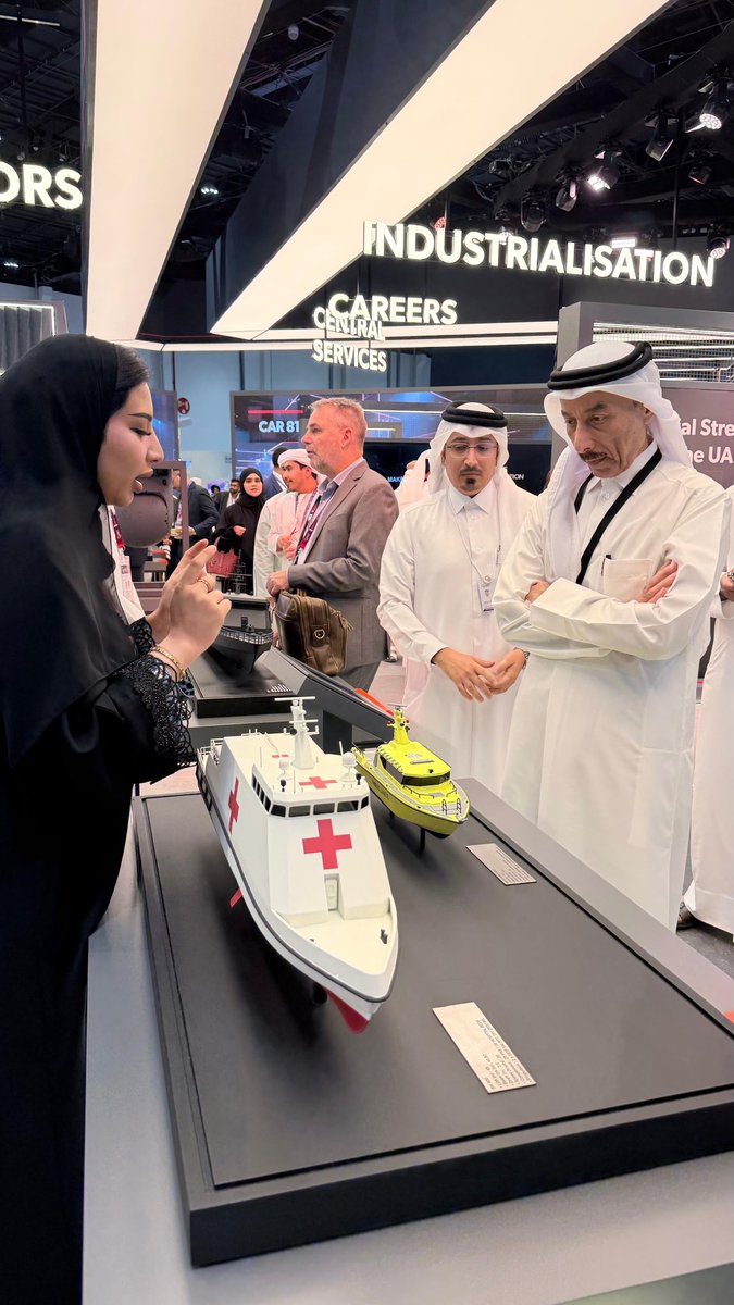 QatarEmb_AD's tweet photo. زار سعادة الدكتور/سلطان بن سالمين المنصوري-سفير دولة قطر لدى دولة الإمارات العربية المتحدة الشقيقة؛معرض«اصنع في الإمارات»في نسخته الخامسة،حيث تفقد أروقة المعرض؛واطلع على أحدث الصناعات الدفاعية والتقنيات المتقدمة ومجالات التطوير والابتكار التي تعكس تطور القطاع الصناعي والتكنولوجي. https://t.co/iJqX3gMJv7