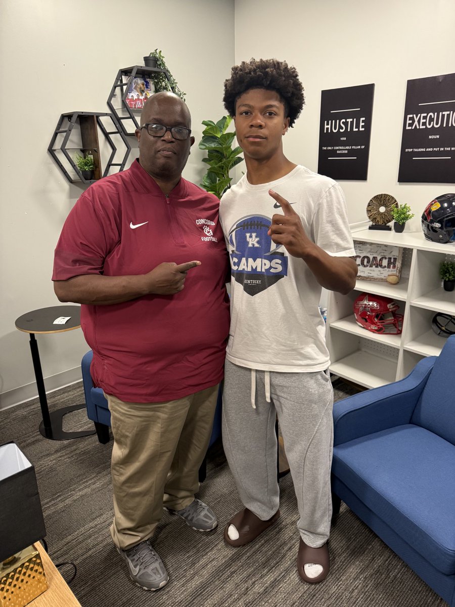 CoachChris_11 tweet media