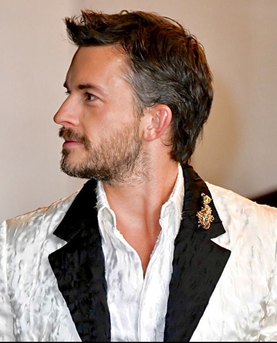 ✨ jonathan bailey lovebot ✨ tweet media