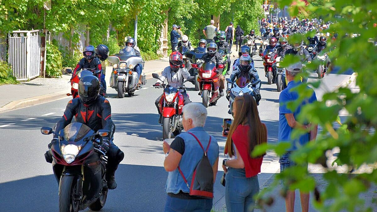 Bikertreffen in Zeitz: Drei Tage Vollgas: Zeitz feiert 31. Bikertreffen mz.de/lokal/zeitz/dr…