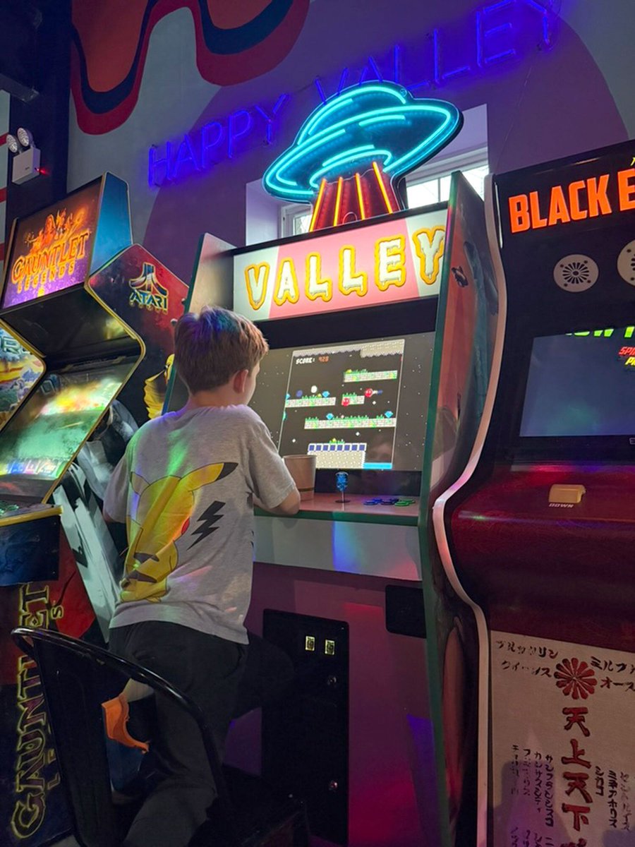 ValleyEcosystem's tweet photo. We love seeing multiple generations play together. Parents showing kids their favorite classics. Kids teaching their parents 🥹 Tag someone you love to play arcade games with! 

#ValleyArcadeGames  #RetroGaming #Nostalgia https://t.co/7d1dXMvBVI