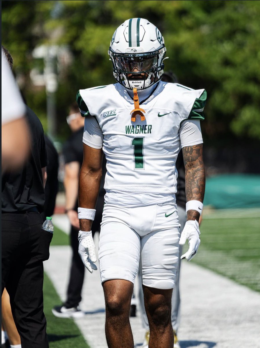 PryceDemerson's tweet photo. After a great conversation with @coachanarumo  i am very blessed to receive my first division 1 offer from Wagner college #AGTG🙏🏾
@DemarcusHarri01 @NorthCro_FB https://t.co/vhEdLkrzUM