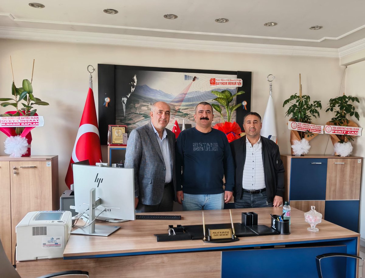 HTultak's tweet photo. Bayındır Memur-Sen Bitlis İl Yönetimi olarak, Güroymak Tapu Müdürümüz sayın Sebahattin ORAKÇI ve Hizan  Tapu Müdürümüz sayın Polat KARATAŞ "a hayırlı olsun ziyaretinde bulunduk..  Yeni görevlerlerinde başarılar dileriz. https://t.co/q5CdsKchea